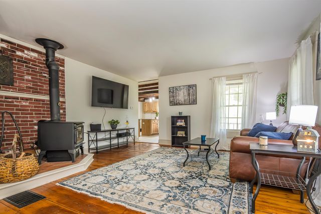 5735 VT Route 11, Londonderry, VT 05148