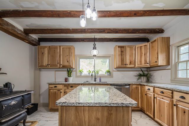 5735 VT Route 11, Londonderry, VT 05148