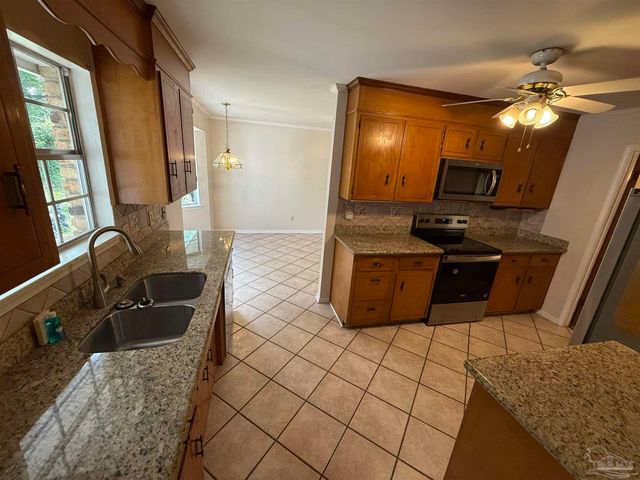 6740 Bunker Hill Cir, Pensacola, FL 32506