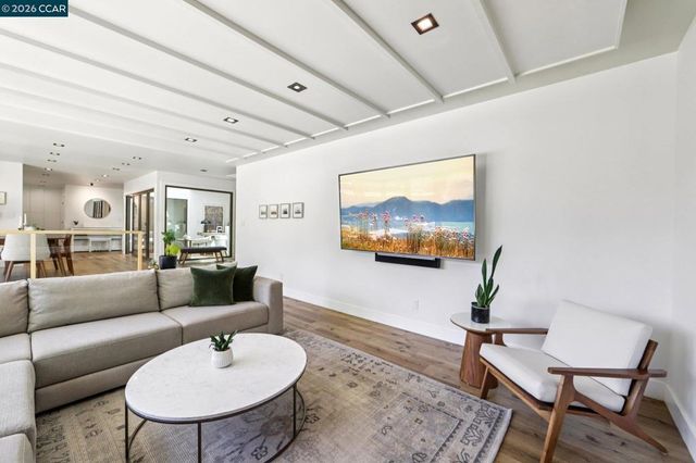 29 Winslow Pl, Moraga, CA 94556