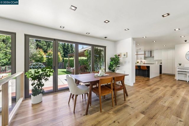 29 Winslow Pl, Moraga, CA 94556
