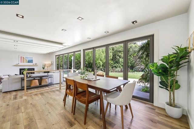 29 Winslow Pl, Moraga, CA 94556