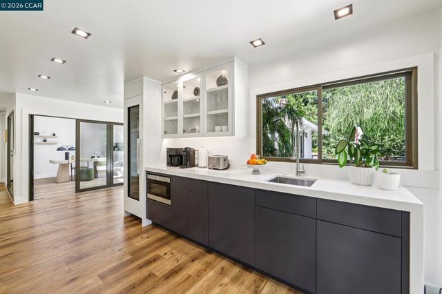 29 Winslow Pl, Moraga, CA 94556