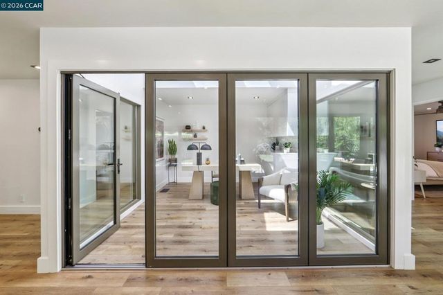 29 Winslow Pl, Moraga, CA 94556