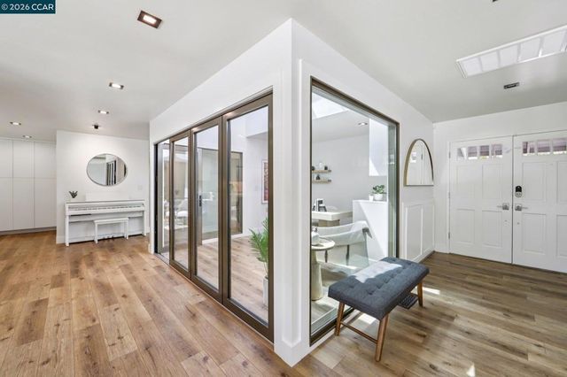 29 Winslow Pl, Moraga, CA 94556