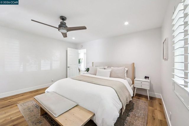 29 Winslow Pl, Moraga, CA 94556