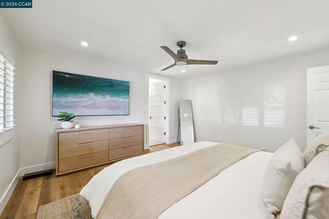 29 Winslow Pl, Moraga, CA 94556