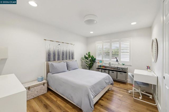 29 Winslow Pl, Moraga, CA 94556