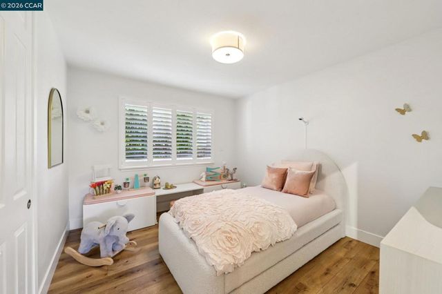 29 Winslow Pl, Moraga, CA 94556