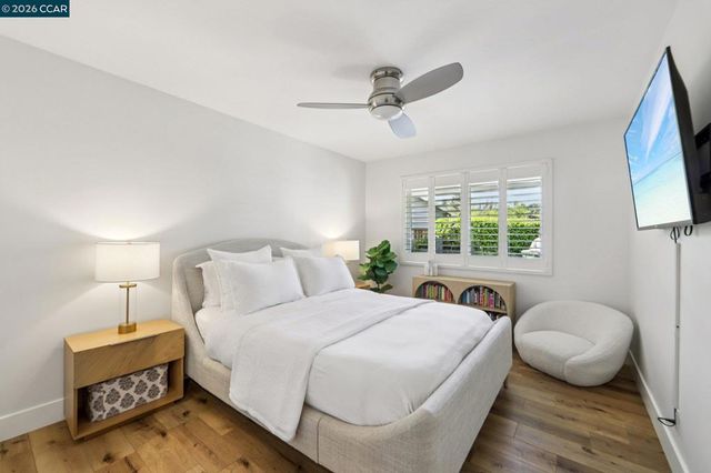 29 Winslow Pl, Moraga, CA 94556