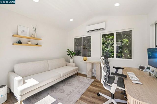 29 Winslow Pl, Moraga, CA 94556
