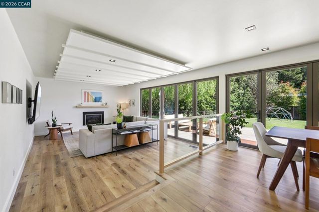 29 Winslow Pl, Moraga, CA 94556