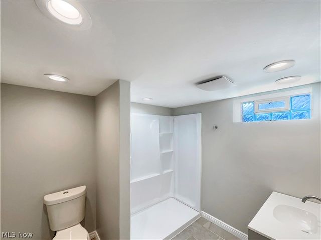 11001 Shaker Drive, North Royalton, OH 44133