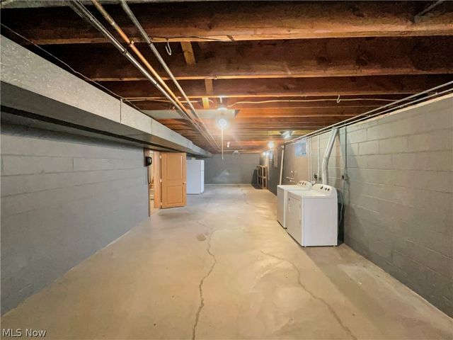 11001 Shaker Drive, North Royalton, OH 44133