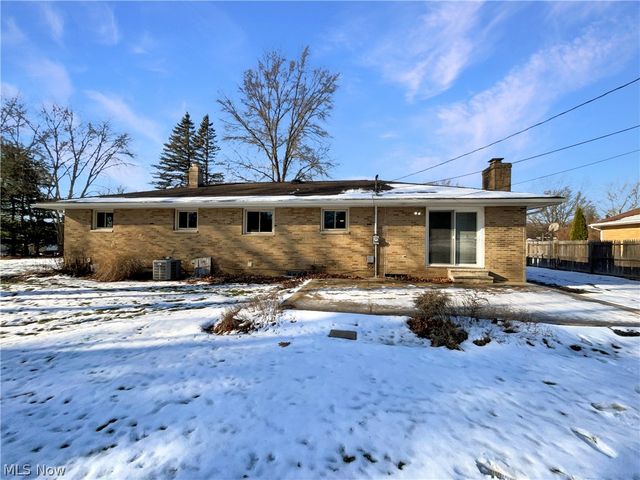 11001 Shaker Drive, North Royalton, OH 44133