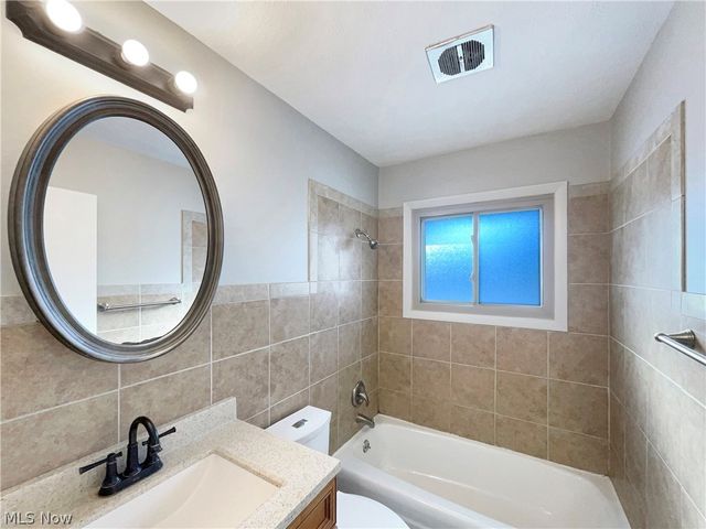 11001 Shaker Drive, North Royalton, OH 44133