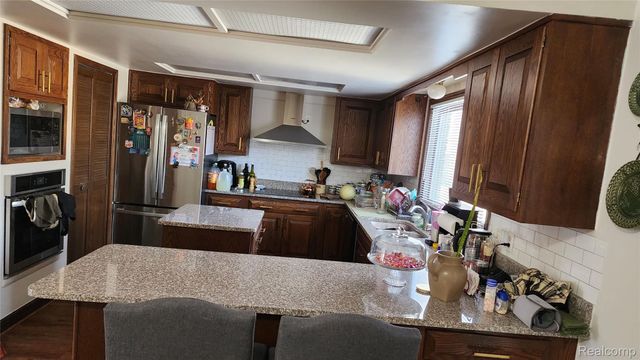 35312 Northmont Drive, Farmington Hills, MI 48331