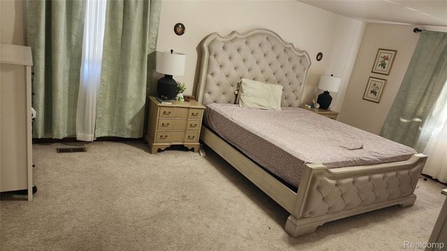 35312 Northmont Drive, Farmington Hills, MI 48331