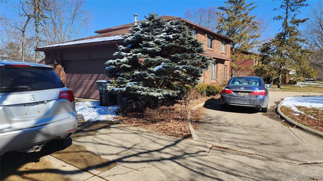 35312 Northmont Drive, Farmington Hills, MI 48331