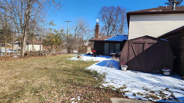 35312 Northmont Drive, Farmington Hills, MI 48331