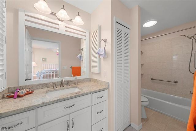 1360 Jamaica DR, Sanibel, FL 33957