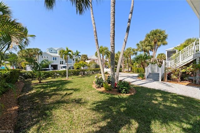 1360 Jamaica DR, Sanibel, FL 33957