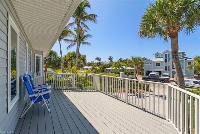 1360 Jamaica DR, Sanibel, FL 33957