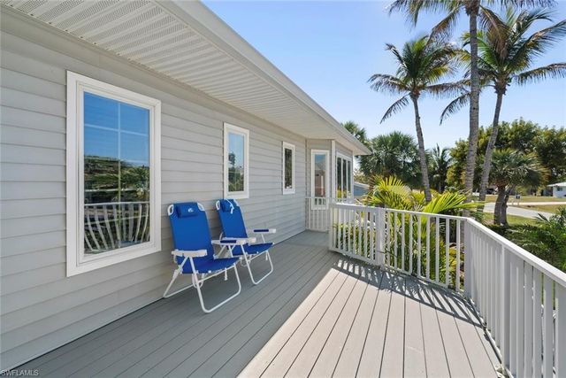 1360 Jamaica DR, Sanibel, FL 33957