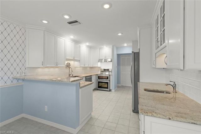1360 Jamaica DR, Sanibel, FL 33957