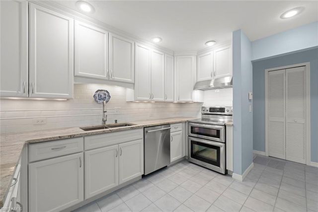 1360 Jamaica DR, Sanibel, FL 33957