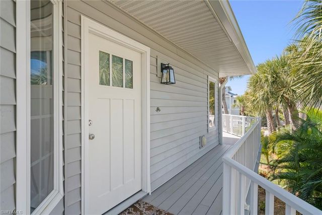 1360 Jamaica DR, Sanibel, FL 33957