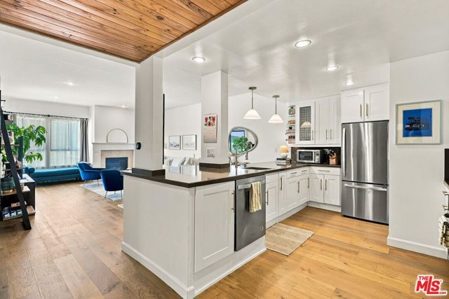 12115 San Vicente Boulevard 404, Los Angeles, CA 90049