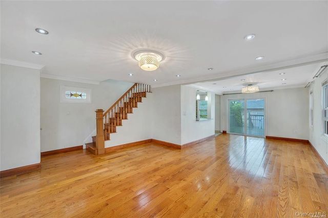 10921 215th Street, Queens Village, NY 11429