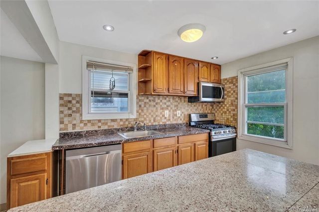 10921 215th Street, Queens Village, NY 11429