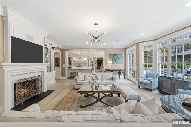 29 McGrath Drive, Cresskill, NJ 07626