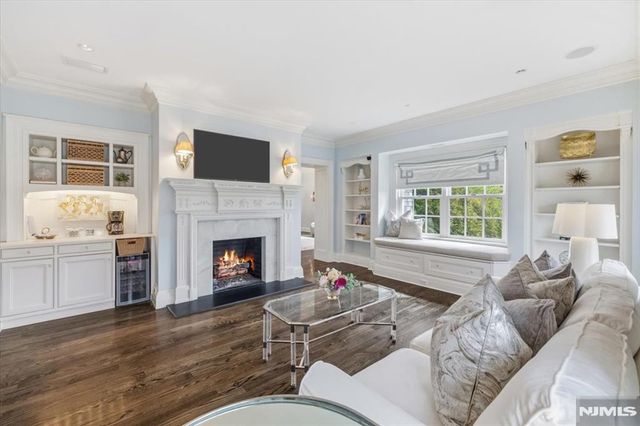 29 McGrath Drive, Cresskill, NJ 07626