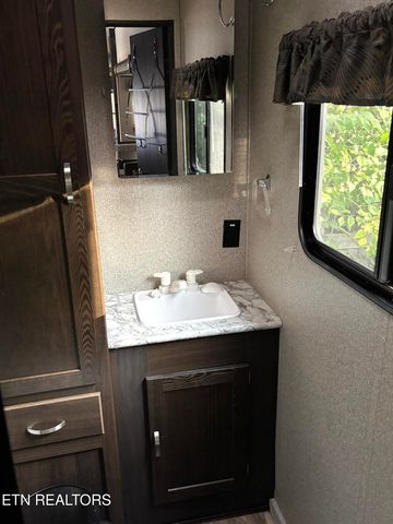 44 Arapaho Tr, Crossville, TN 38572