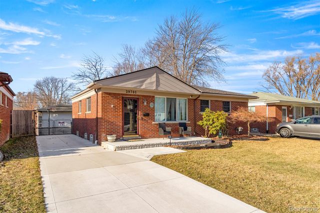 29701 Elmgrove Street, St. Clair Shores, MI 48082