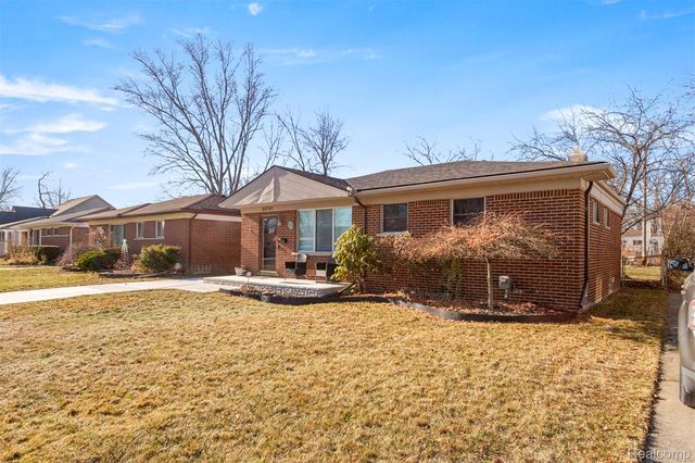 29701 Elmgrove Street, St. Clair Shores, MI 48082