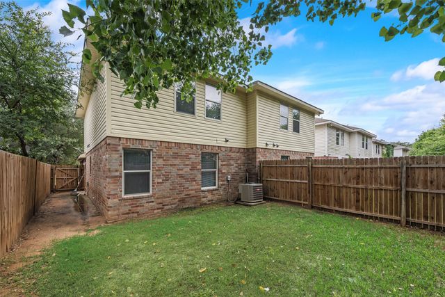 1237 Village Garden Drive, Azle, TX 76020