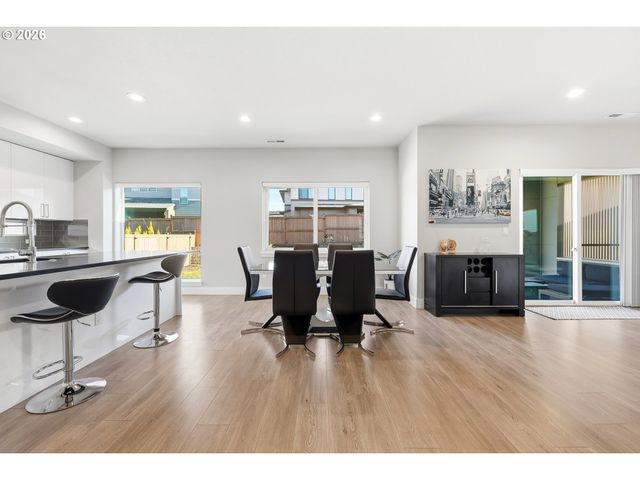 4018 Se 77TH Ave, Hillsboro, OR 97123