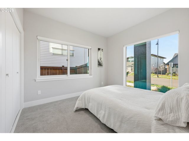 4018 Se 77TH Ave, Hillsboro, OR 97123