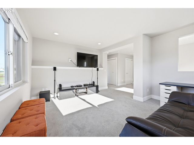 4018 Se 77TH Ave, Hillsboro, OR 97123