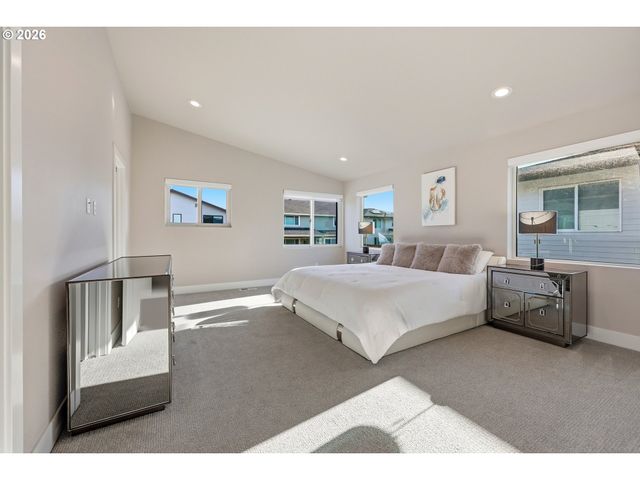 4018 Se 77TH Ave, Hillsboro, OR 97123