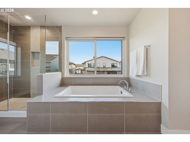 4018 Se 77TH Ave, Hillsboro, OR 97123