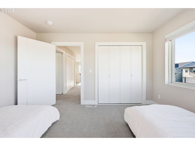 4018 Se 77TH Ave, Hillsboro, OR 97123