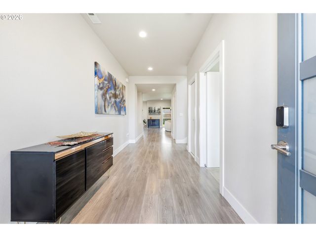 4018 Se 77TH Ave, Hillsboro, OR 97123