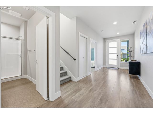 4018 Se 77TH Ave, Hillsboro, OR 97123