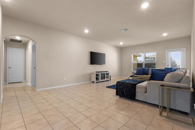 1546 Illinois Avenue, Lancaster, TX 75134