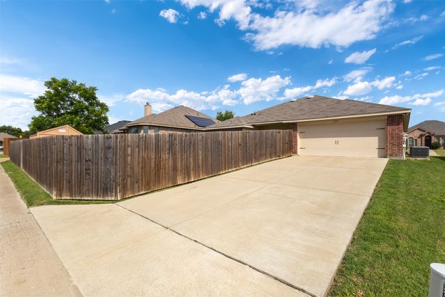 1546 Illinois Avenue, Lancaster, TX 75134